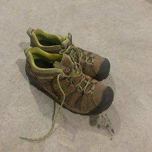 Keen women’s hiking shoe
